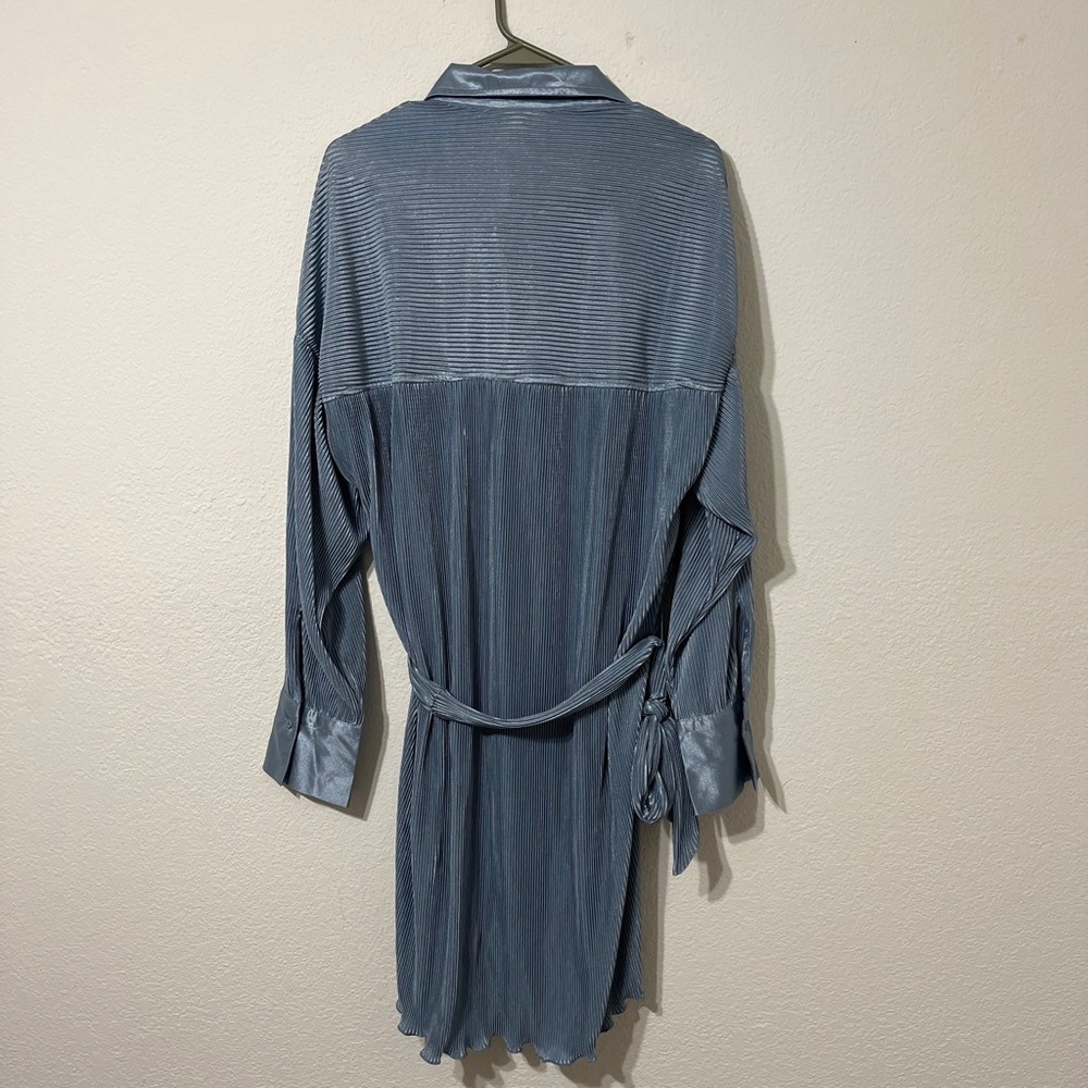 ACOA Blue Pleated Satin Shirt Dress Belted Long Sleeve Button Front Size L NWT - Picture 3 of 7